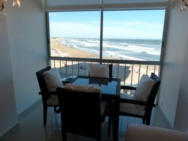 Departamento en alquiler frente a playa brava